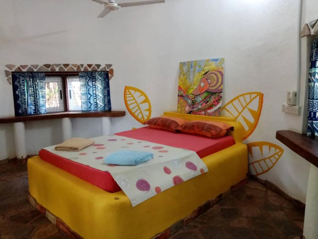 Kokrobite Gardens Restaurant And Guest House Ngoại thất bức ảnh