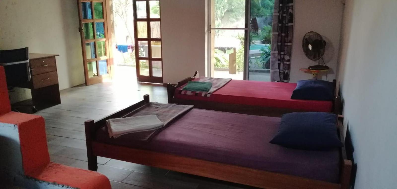 Kokrobite Gardens Restaurant And Guest House Ngoại thất bức ảnh