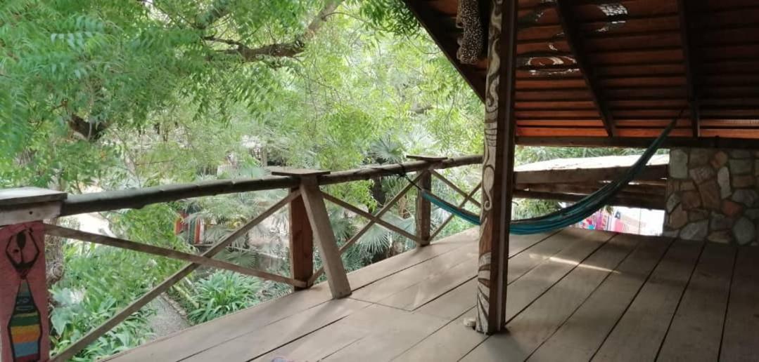Kokrobite Gardens Restaurant And Guest House Ngoại thất bức ảnh